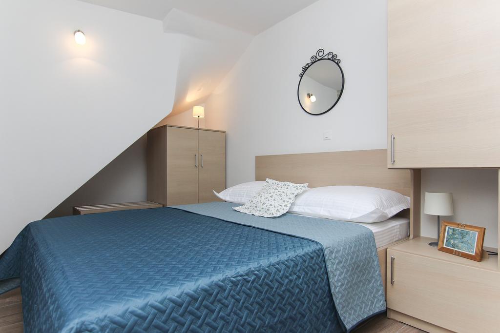 Nikolina Apartment
